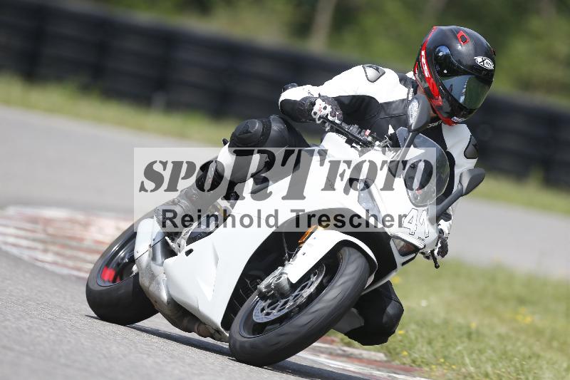 /27 12.06.2025 Ducati Schweiz Trackday Warmup  ADR/blau-bleu/41